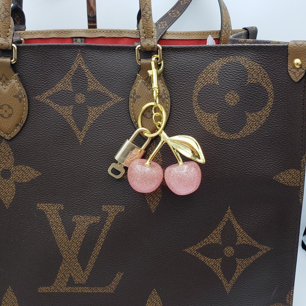 Authentic Louis Vuitton Lock & Key with Unbranded Apple Charm, Keychain - Picture 10 of 10